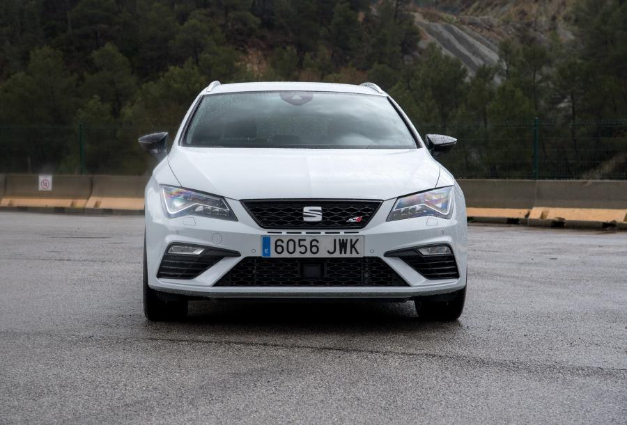  Seat Leon ST Cupra 300 2017 года  (WW) (фото 12 из 49)